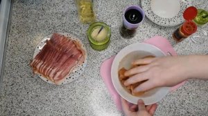 Куриное филе в беконе.