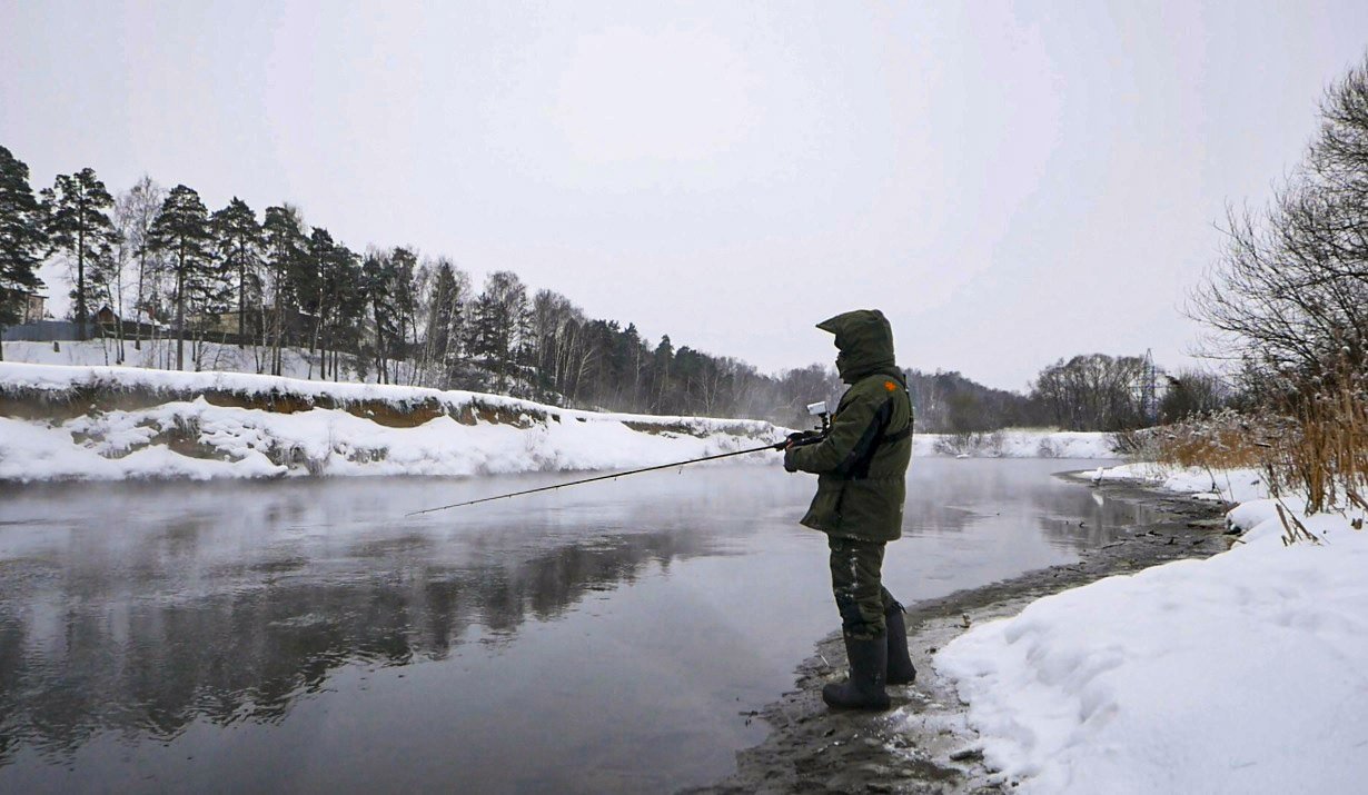 1 в течени реки был сильный излом. Рыбалка на Пехорке. Рыбалка зимой в Подмосковье фото.