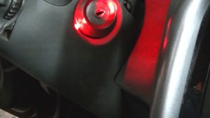 Renault Duster , установка подсветки замка зажигания