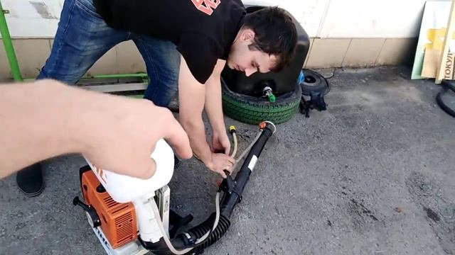 Работа мотоопрыскивателя