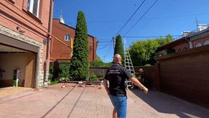 Стрижка туй. Топиарная стрижка на конус. Уходные мероприятия.