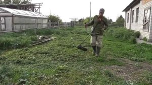 Работа бензокосилкой - Потеряевка, Владимир Пащенко