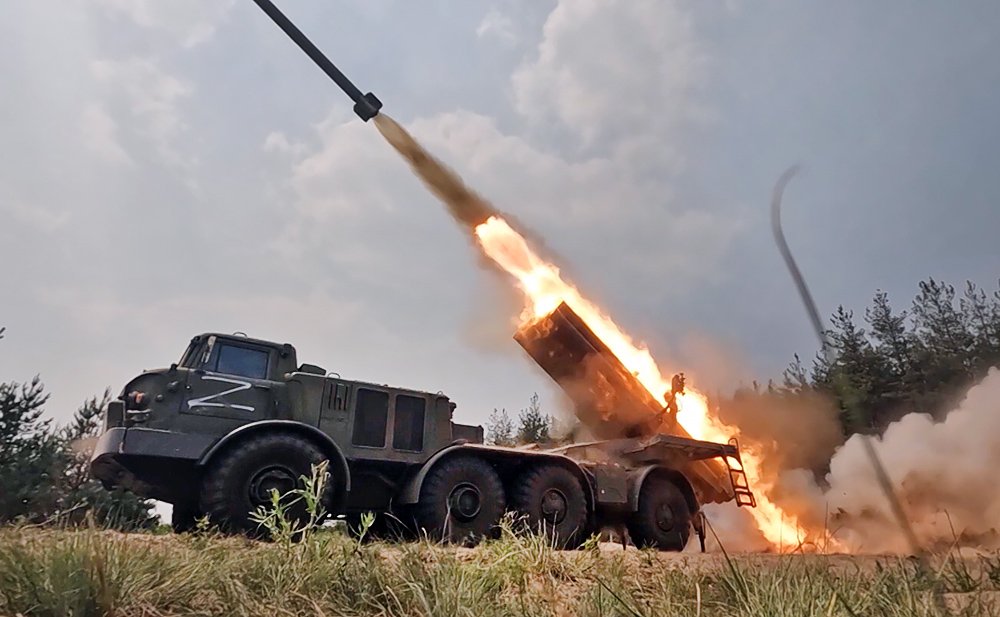 Российские "Ураганы" нанесли мощные удары по объектам ВСУ / События на ТВЦ