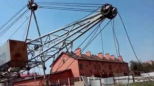 Подъем башенного крана.