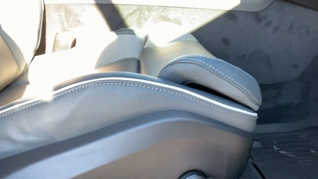 What is R-Design? Volvo trim level explained. смотреть онлайн