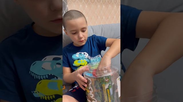 Банка с динозаврами! #динозавры #дино #дети #игры смотреть онлайн