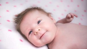 РЕБЕНОК 2 МЕСЯЦА | Что умеет новорожденный на втором месяце жизни