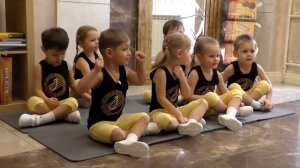 Актерское мастерство для детей 3 лет. Самые маленькие ученики "J-TOWN" на занятиях.