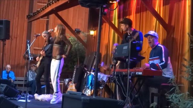 Caroline af Ugglas смотреть онлайн