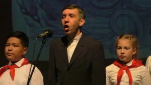 А ну ка песню нам пропой, веселый ветер