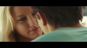 Страстный поцелуй с русой красоткой. Никогда не сдавайся.