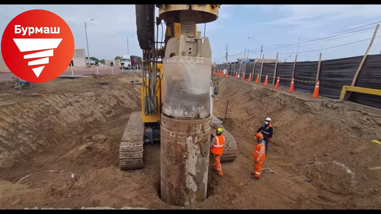 Открывшийся Бурковш во время работ - Bauer BG30 с буровым инструментом 1180мм. смотреть онлайн