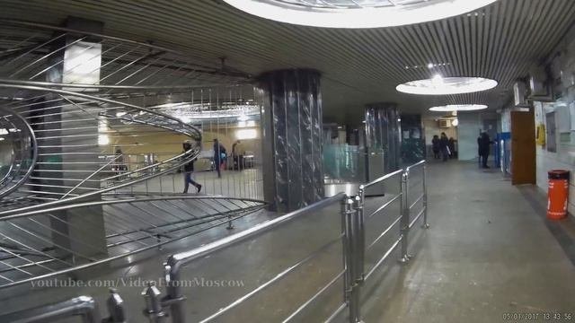 Станции Чкаловская и Курская кольцевая. Новогодний поезд // 05.01.2017