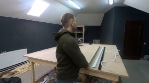 Чем отличается парящий натяжной потолок от контурной подсветки в натяжном потолке  Цена на подсветк