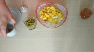 САЛАТ ИЗ КОПЧЁНОЙ СЕЛЬДИ. Просто, вкусно и очень быстро!!!