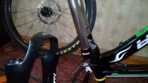 SR Suntour XCR 32 внутри