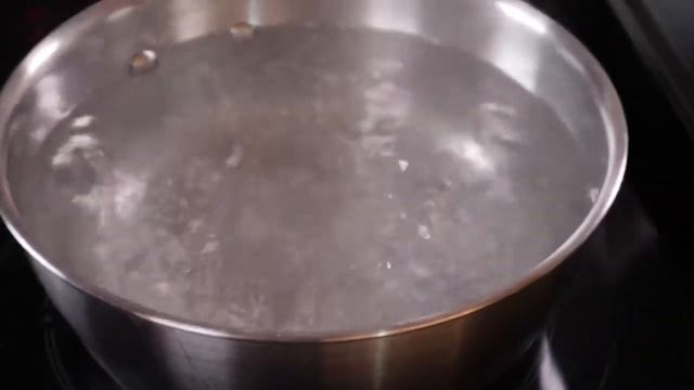 БУЛОЧКИ С ДЖЕМОМ. СДОБНЫЕ БУЛОЧКИ. ВЫПЕЧКА.РЕЦЕПТ БУЛОЧЕК смотреть онлайн