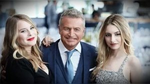 Как выглядит внебрачная дочь Леонида Агутина и чем она занимается?