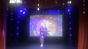 Новый год, кто-то счастье ждёт,кто-то в чудо верит