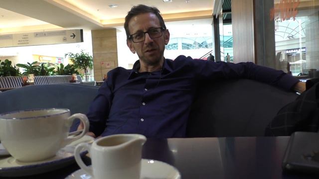 Увозил девушек из клуба, пока другие смотрели на них! смотреть онлайн