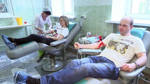 Во Всемирный день донора крови в России стартовала акция "Следуй за мной!"