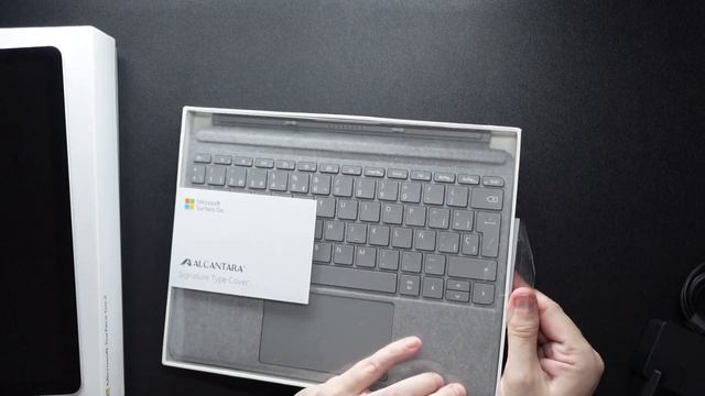 Surface Go 2 + Signature Type Cover UNBOXING y comparación de mediadas con Surface Pro 7 смотреть онлайн