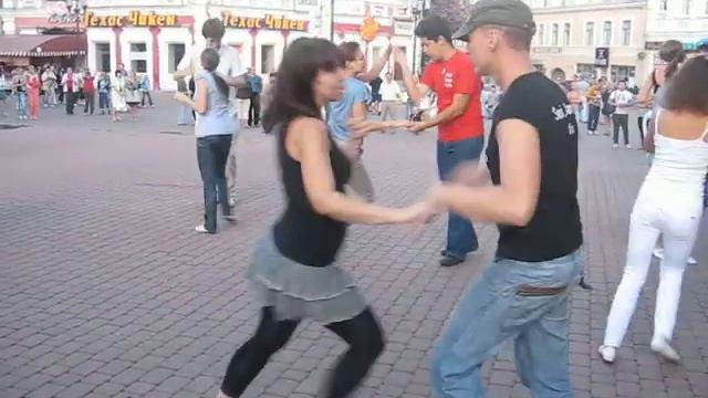 Salsa open air 20.08.11 у Драмтеатра смотреть онлайн