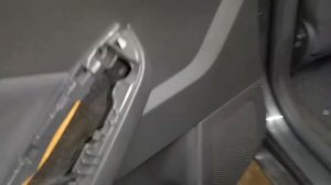 Снять обивку задней двери на Ford Focus 3.