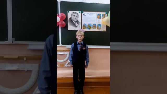 Страна читающая — Андрей Митькин читает произведение «Стрекоза и Муравей» И. А. Крылова смотреть онлайн