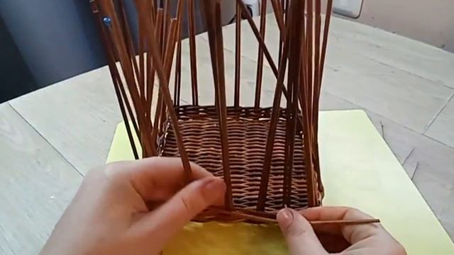 Квадратная Корзина из бумажной лозы. Интересная, необычная загибка. Часть 1.