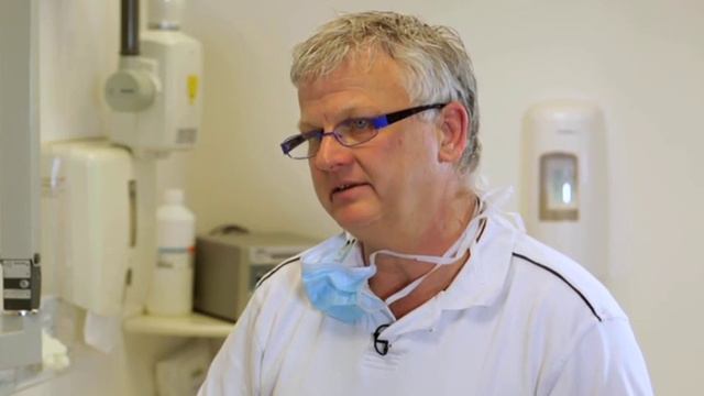 Tandarts Starrenburg bij Life is Beautiful (RTL4) смотреть онлайн