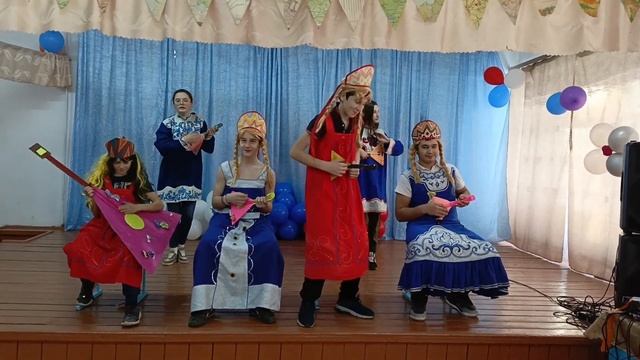 Видео поздравление от обучающихся Новотроицкой школы в День Матери!!! смотреть онлайн