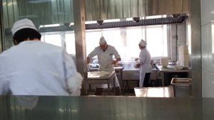 Приготовление китайской лапши-中国面条