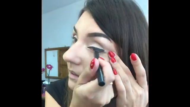 Выпуск #11 Голливудский Макияж с матовой помадой Неоновый нектарин смотреть онлайн