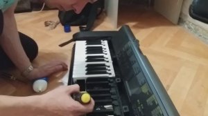 Чтобы не дребезжали, не скрипели, не стучали клавиши Синтезатора