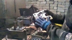 Головки д144, направляющие втулки клапанов.