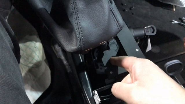 Skoda Kodiaq дополнительная защита от угона в виде механического блокиратора коробки передач Фортус