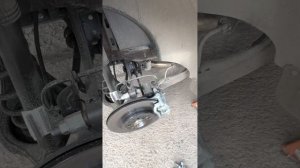 CHERY TIGGO 7 PRO MAX Покраска дисков в черный цвет на белой машине.