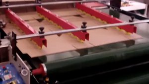 Полуавтоматическая фальцевально склеивающая машина AHA