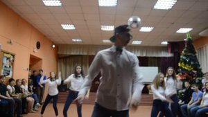 Новогодняя дискотека 2015 в лицее №104. Танец 10Б.