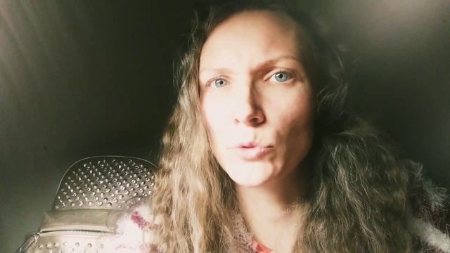 Нормальный мужчина дарит подарки & Партизанка смотреть онлайн