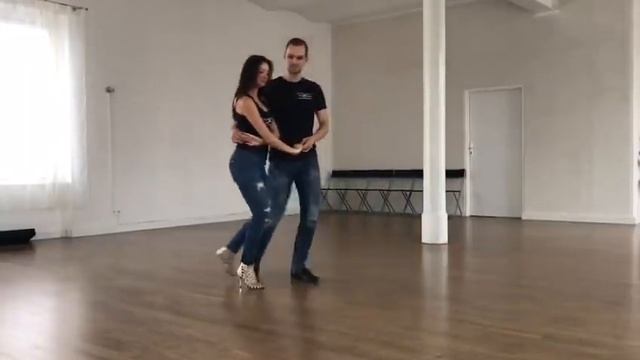 Bachata basic - Studio Tańca Anna Kowalska смотреть онлайн