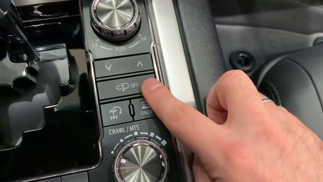 Встречайте топовый TOYOTA LAND CRUISER 200 Executive Lounge 2019 уже в России смотреть онлайн