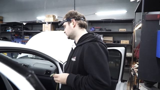 VW Polo / Подробно о замене Акустики смотреть онлайн