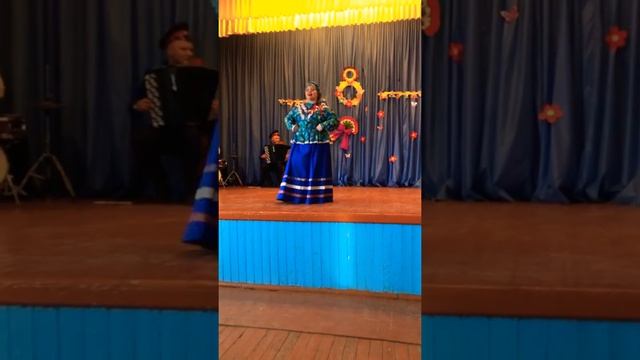 Гаврилова Юлия-Топится в огороде баня. смотреть онлайн