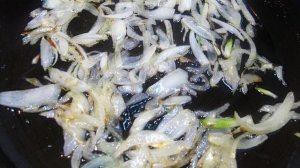 Карась тушеный в сметане