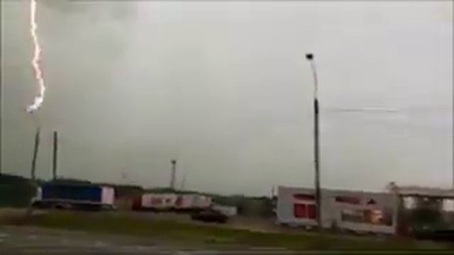 СМОЛЕНСКАЯ ОБЛАСТЬ ГОРОД ВЯЗЬМА. УДАРИЛО МОЛНИЕЙ