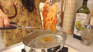 ENG│비오는 날은 뜨끈한 김치수제비. 선물사러 더현대갔다가 순두부 김말이하는 일상. 귤젤리