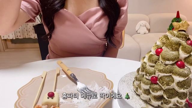 ENG) 일상브이로그 ? 노오븐 트리 케이크 만들고, 불닭 가리비찜 만들어 먹는 일상 | 크리스마스 집꾸미기, 크림 김치볶음밥, 토마토바질 토스트?