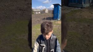Милита и Сережа в деревне у бабушки 😻